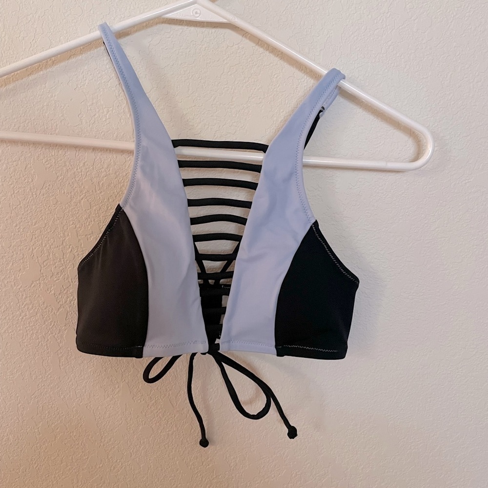 Victoria’s Secret PINK sports bra